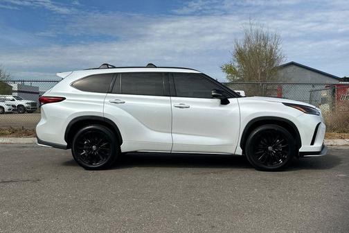 Wind Chill Pearl 2023 Toyota Highlander XSE