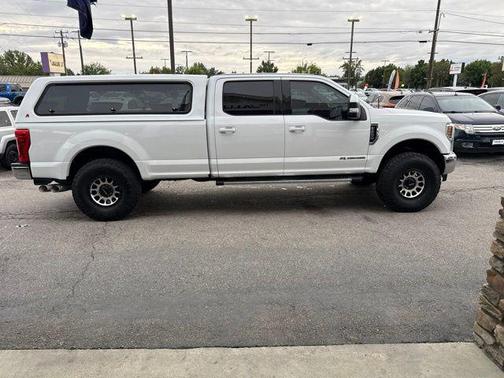 Oxford White 2019 Ford F-250 Lariat