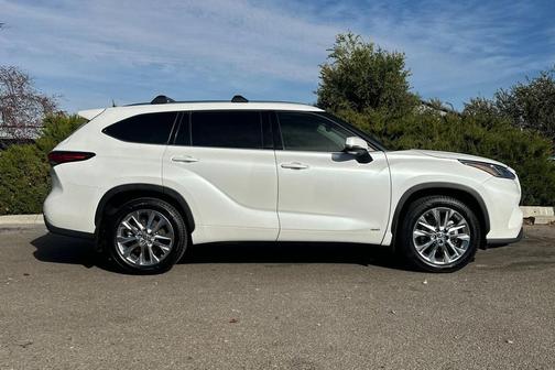 2023 Toyota Highlander Hybrid Limited