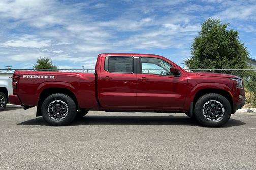 Cardinal Red Metallic Tricoat 2024 Nissan Frontier SV