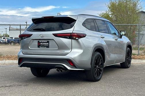 Celestial Silver 2024 Toyota Highlander XSE