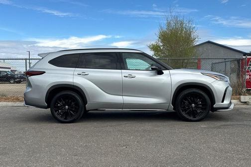 Celestial Silver 2024 Toyota Highlander XSE