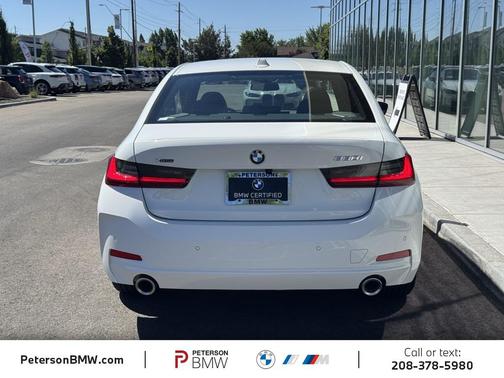 2025 BMW 330 i xDrive