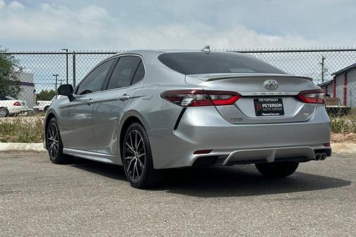 Celestial Silver Metallic 2022 Toyota Camry SE