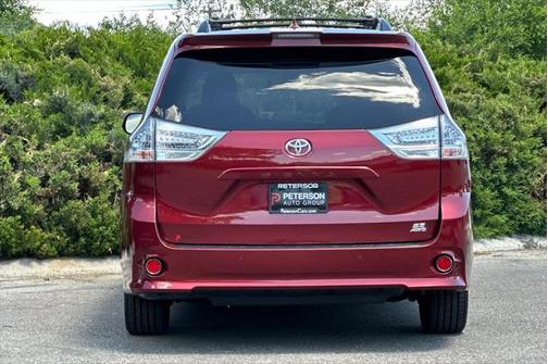 2019 Toyota Sienna SE Premium