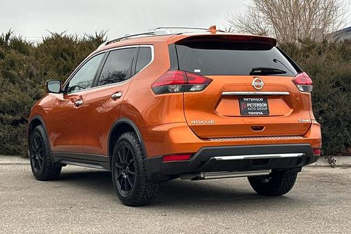 2017 Nissan Rogue SV