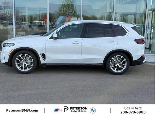 Mineral White Metallic 2026 BMW X5 PHEV xDrive50e