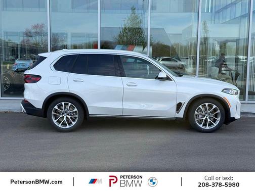 Mineral White Metallic 2026 BMW X5 PHEV xDrive50e