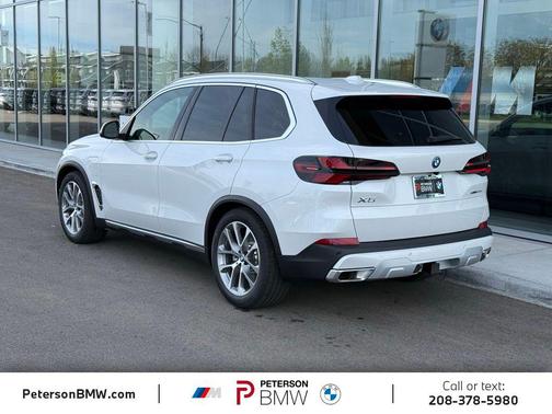 Mineral White Metallic 2026 BMW X5 PHEV xDrive50e