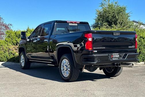 2022 Chevrolet Silverado 2500 High Country