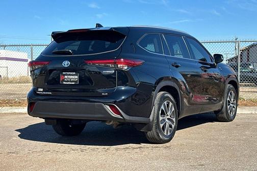2022 Toyota Highlander Hybrid XLE
