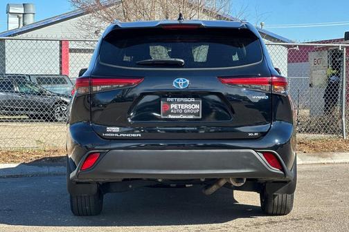 2022 Toyota Highlander Hybrid XLE