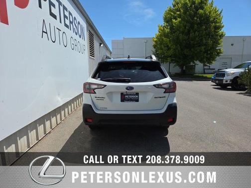 Crystal White Pearl 2023 Subaru Outback Onyx Edition