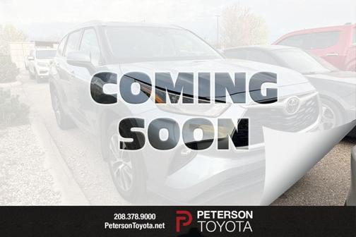 Moon Dust 2022 Toyota Highlander XLE