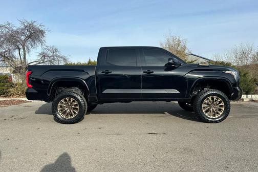 2022 Toyota Tundra Platinum