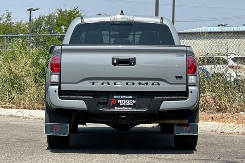 Cement 2021 Toyota Tacoma TRD Off Road