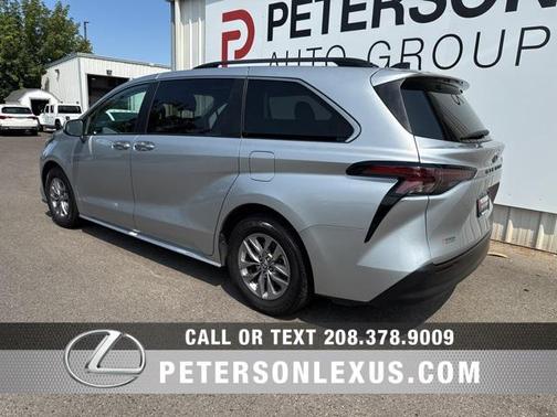 2023 Toyota Sienna XLE