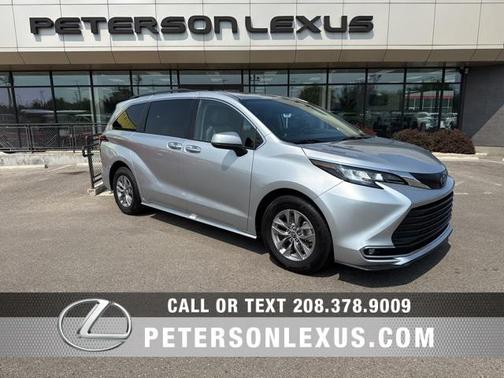 2023 Toyota Sienna XLE