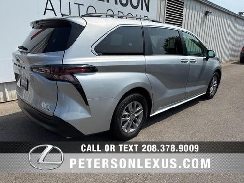 2023 Toyota Sienna XLE