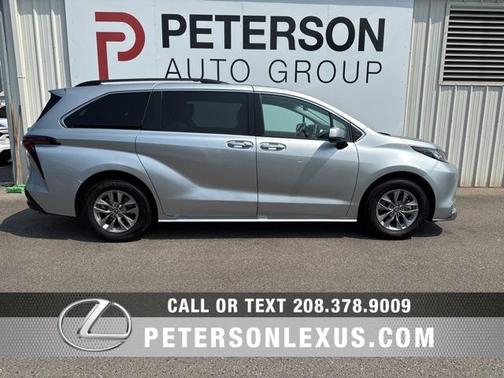 2023 Toyota Sienna XLE