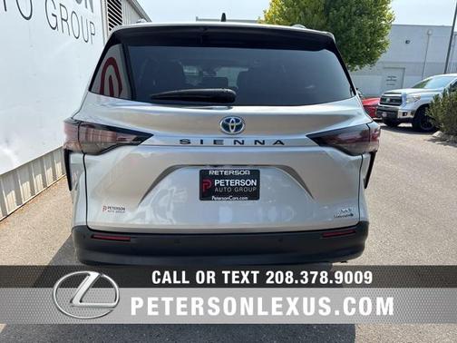 2023 Toyota Sienna XLE