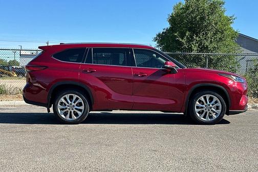 Ruby Flare Pearl 2022 Toyota Highlander Limited