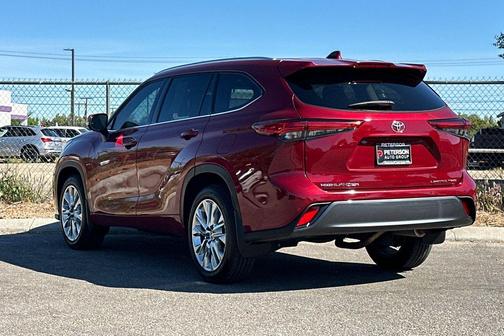 Ruby Flare Pearl 2022 Toyota Highlander Limited