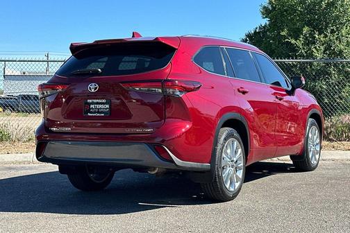 Ruby Flare Pearl 2022 Toyota Highlander Limited