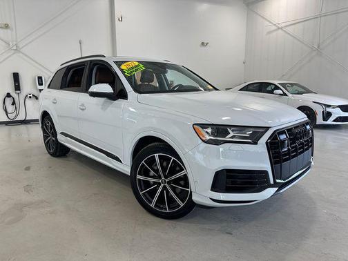 2023 Audi Q7 55 Premium Plus