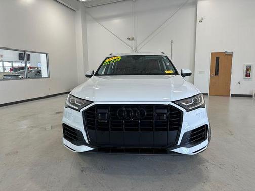 2023 Audi Q7 55 Premium Plus