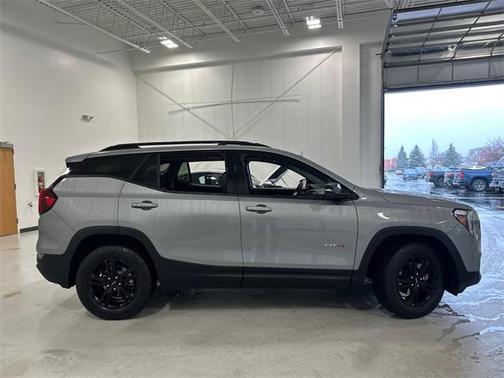 2024 GMC Terrain AWD AT4