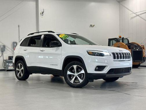 Bright White Clearcoat 2022 Jeep Cherokee Limited