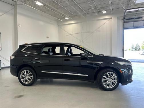 2023 Buick Enclave Essence AWD