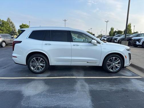2025 Cadillac XT6 Premium Luxury AWD