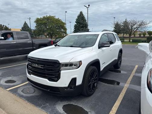 2023 GMC Acadia AWD SLT