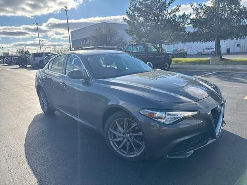 2021 Alfa Romeo Giulia Base