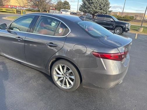 2021 Alfa Romeo Giulia Base