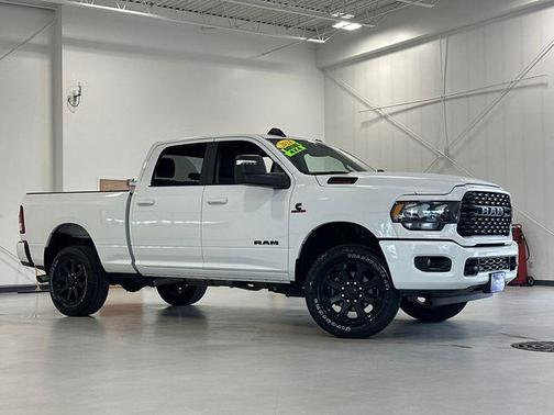Bright White Clearcoat 2024 RAM 2500 Big Horn Crew Cab 4x4 6'4' Box