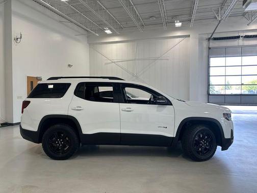 Summit White 2023 GMC Acadia AWD AT4