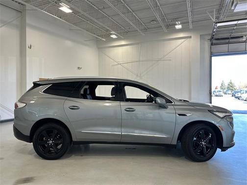 2023 Buick Enclave Essence AWD