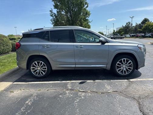 2023 GMC Terrain Denali