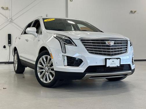 Crystal White Tricoat 2017 Cadillac XT5 Platinum