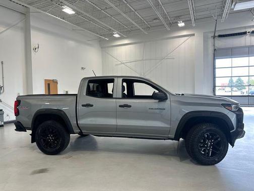 Sterling Grey Metallic 2024 Chevrolet Colorado Trail Boss