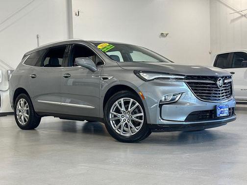 2023 Buick Enclave Essence AWD