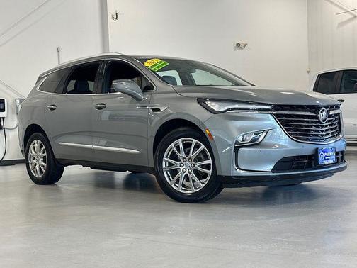 2023 Buick Enclave Essence AWD