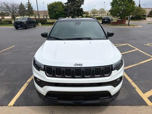 Bright White Clearcoat 2024 Jeep Compass Latitude