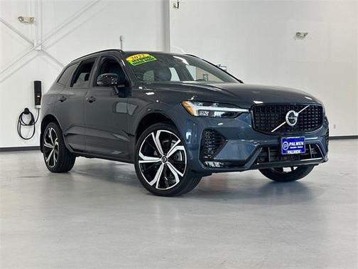 2022 Volvo XC60 B6 R-Design