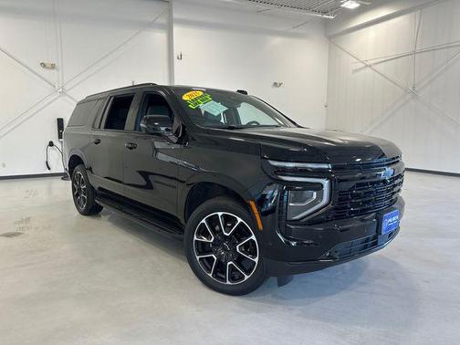 2025 Chevrolet Suburban RST