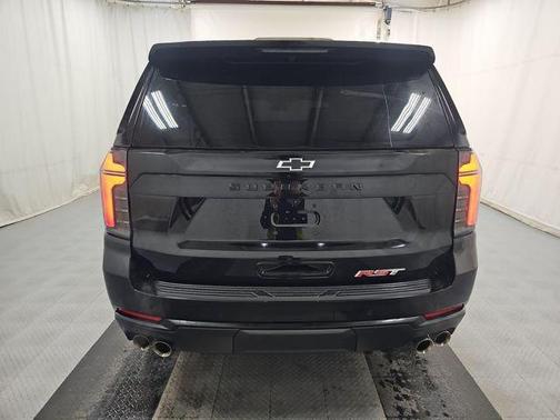 2025 Chevrolet Suburban RST