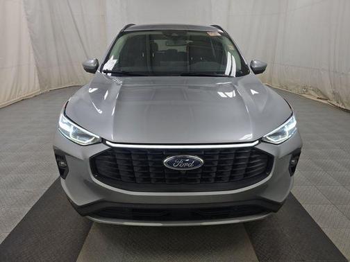 Iconic Silver Metallic 2024 Ford Escape Platinum
